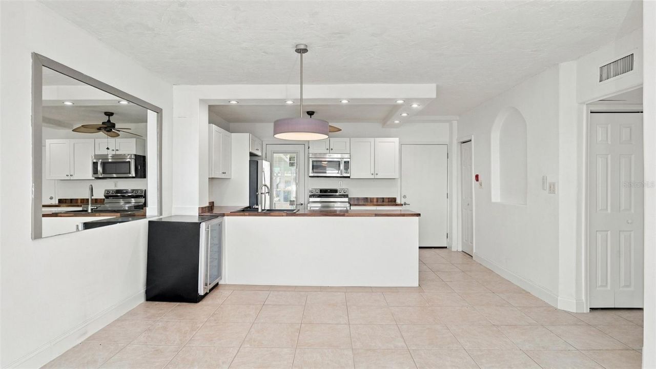 777 John Ringling Boulevard, Unit 2, Sarasota, FL 34236 Photo