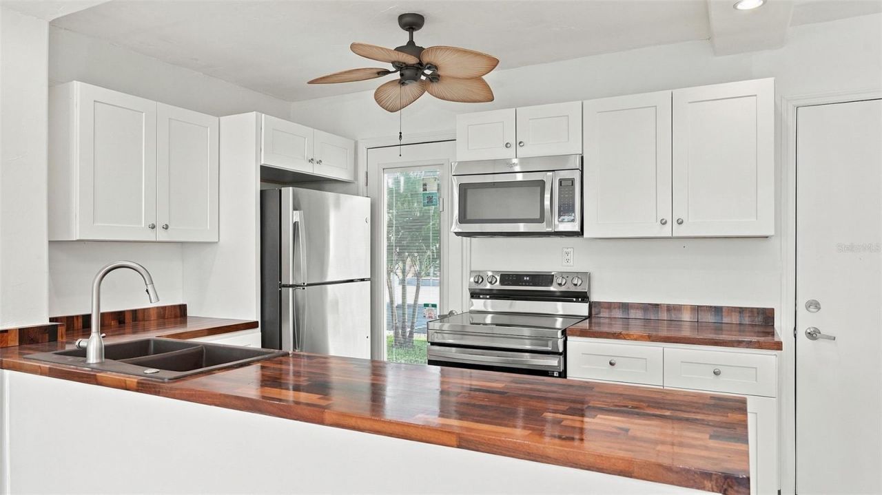 777 John Ringling Boulevard, Unit 2, Sarasota, FL 34236 Photo