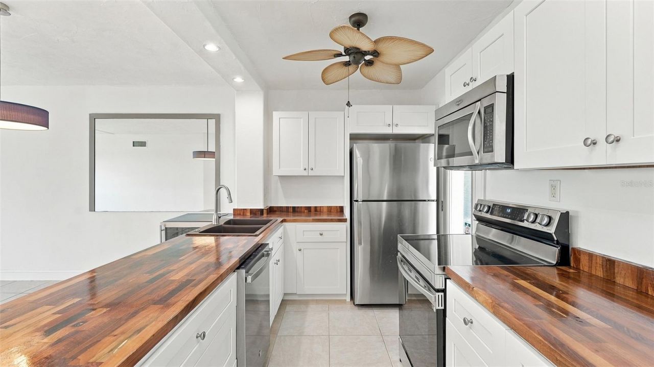 777 John Ringling Boulevard, Unit 2, Sarasota, FL 34236 Photo