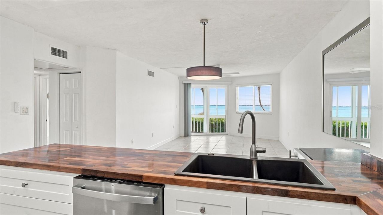 777 John Ringling Boulevard, Unit 2, Sarasota, FL 34236 Photo
