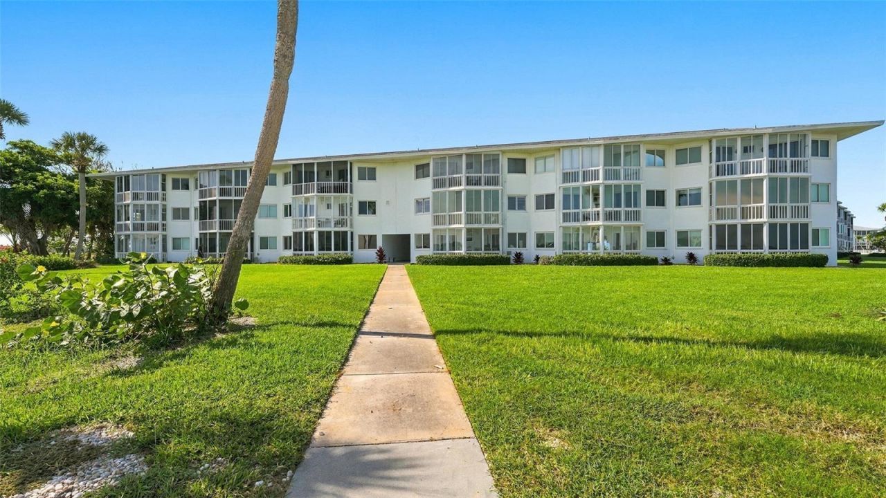 777 John Ringling Boulevard, Unit 2, Sarasota, FL 34236 Photo