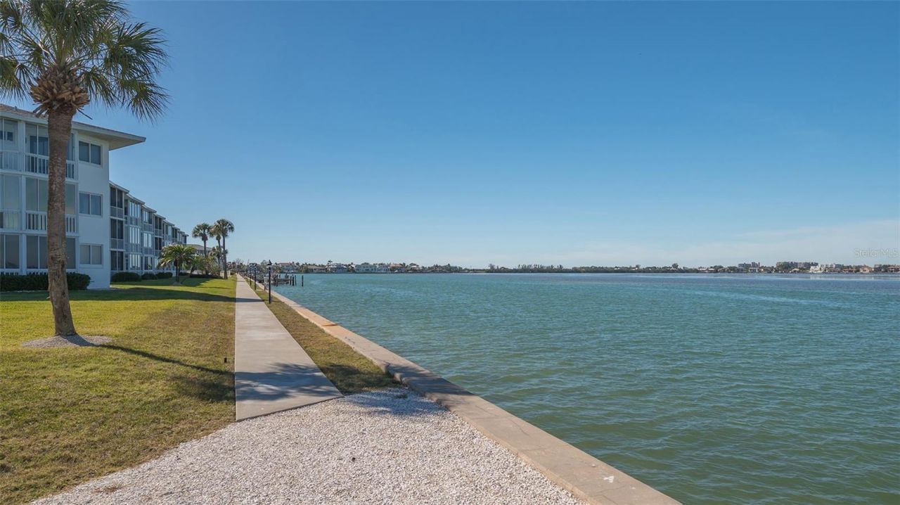 777 John Ringling Boulevard, Unit 2, Sarasota, FL 34236 Photo