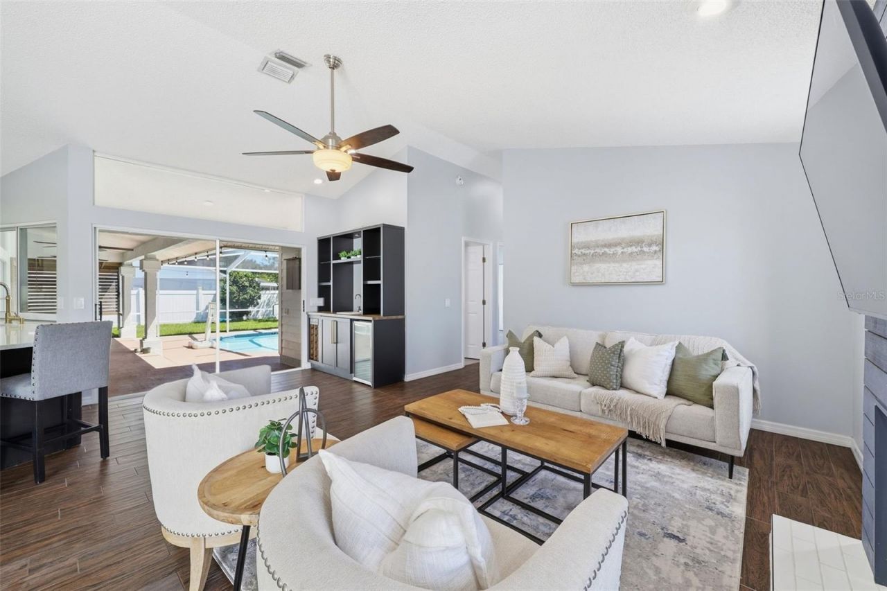 2722 Buckhorn Oaks Drive, Valrico, FL 33594 Photo