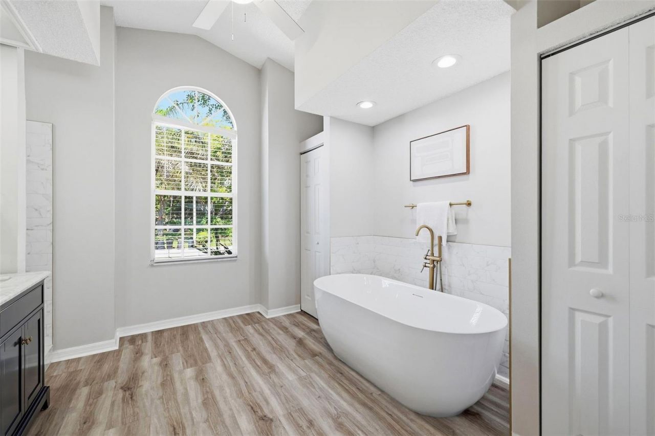 2722 Buckhorn Oaks Drive, Valrico, FL 33594 Photo