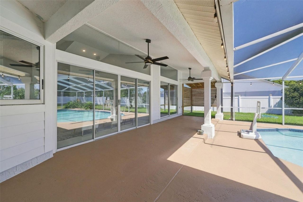 2722 Buckhorn Oaks Drive, Valrico, FL 33594 Photo