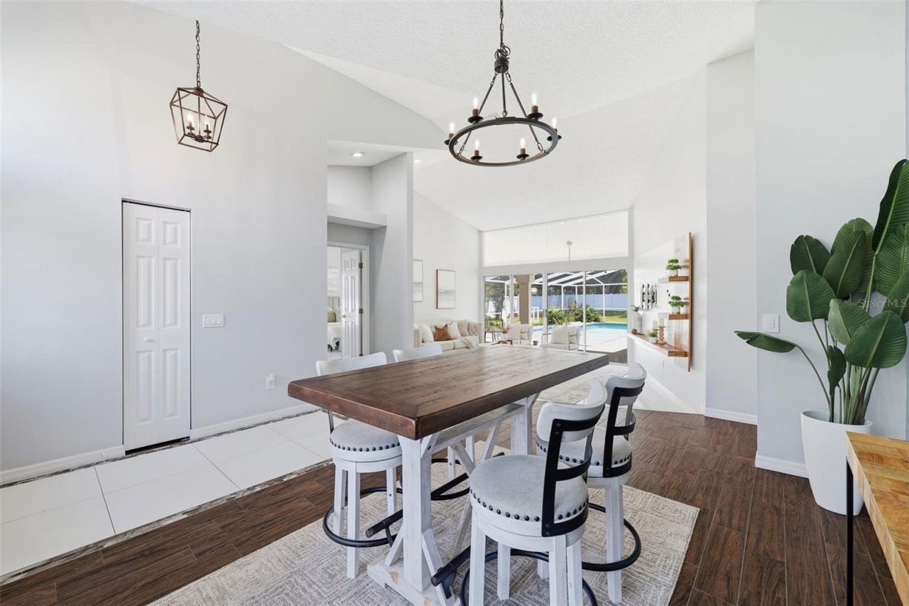 2722 Buckhorn Oaks Drive, Valrico, FL 33594 Photo