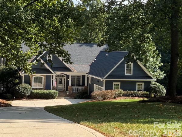 9040 Fair Oak Drive, Sherrills Ford, NC 28673