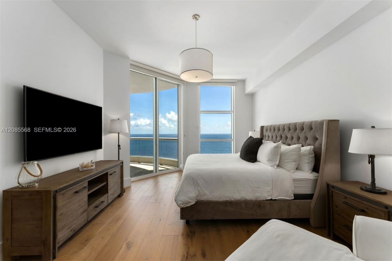 16047 Collins Ave, Unit 2502, Sunny Isles Beach, FL 33160 Photo