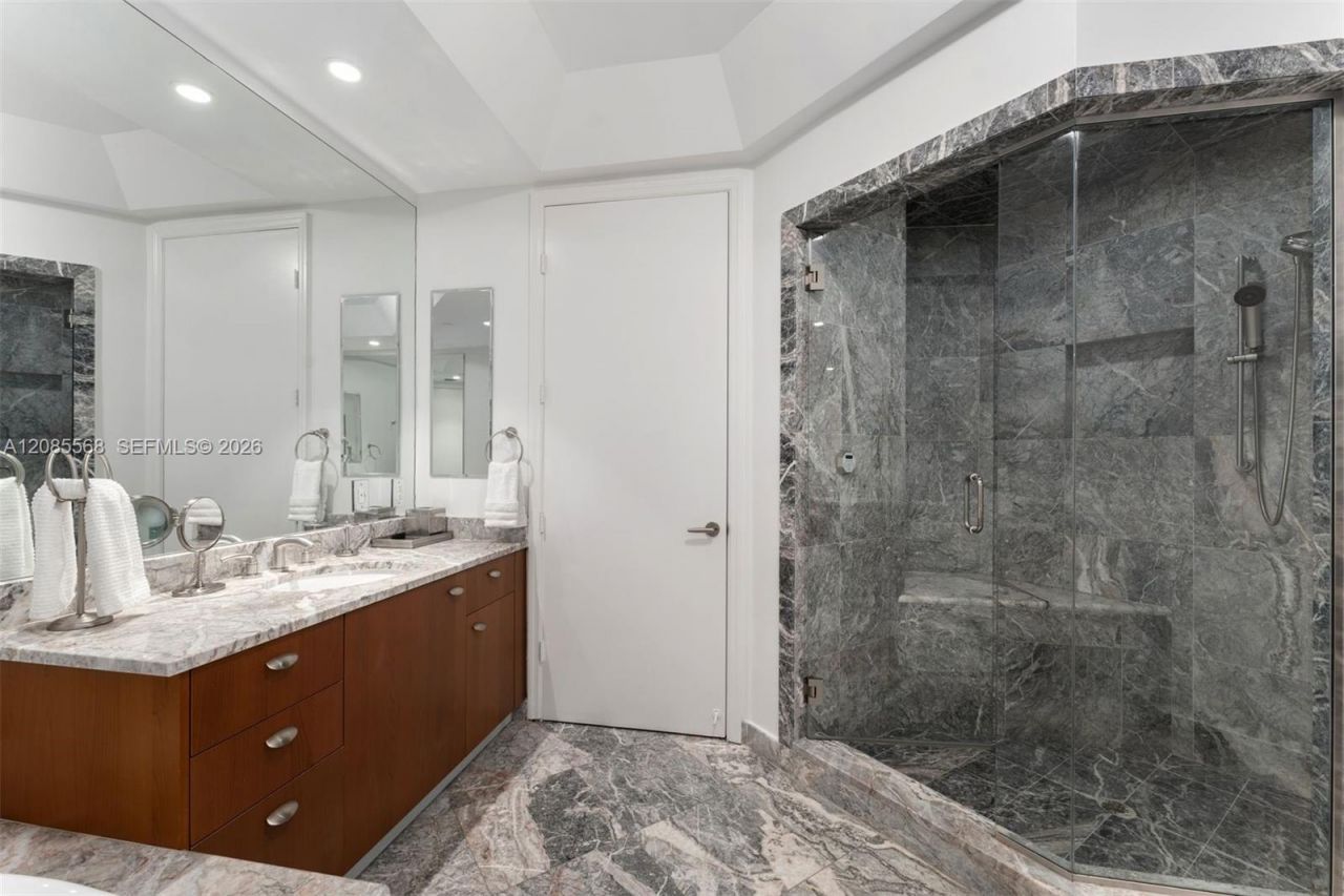 16047 Collins Ave, Unit 2502, Sunny Isles Beach, FL 33160 Photo