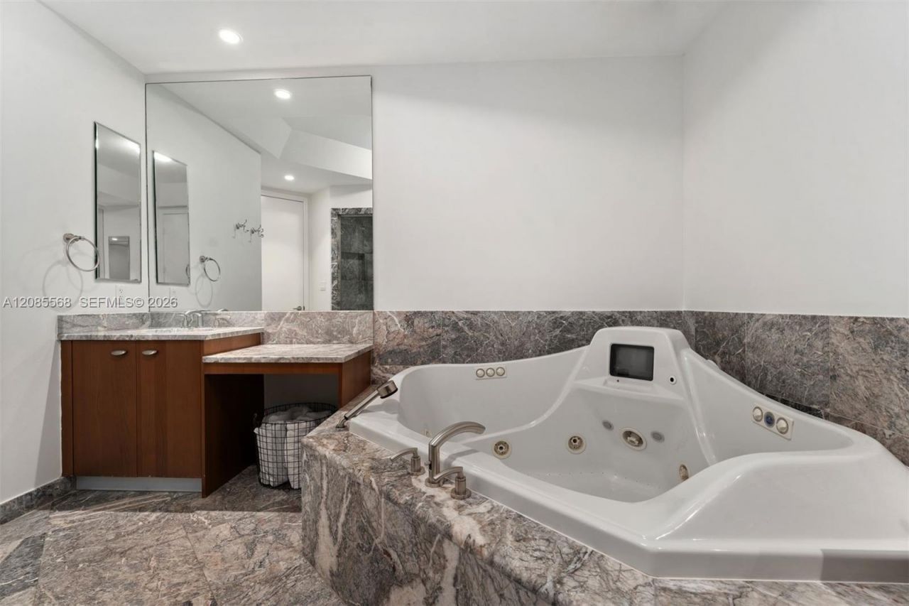 16047 Collins Ave, Unit 2502, Sunny Isles Beach, FL 33160 Photo