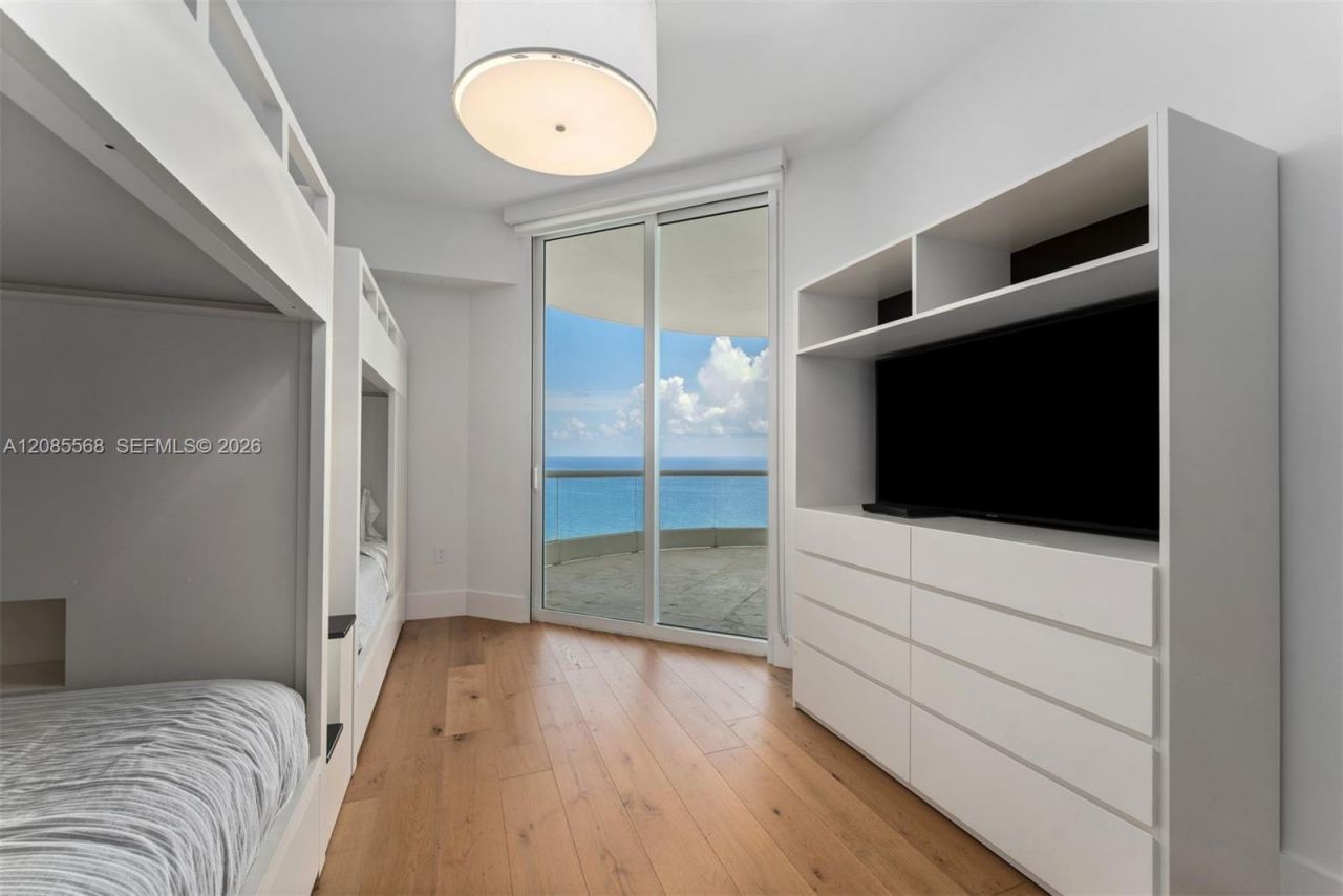 16047 Collins Ave, Unit 2502, Sunny Isles Beach, FL 33160 Photo