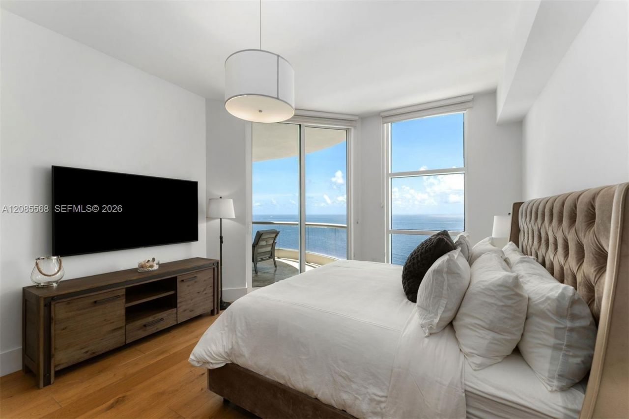 16047 Collins Ave, Unit 2502, Sunny Isles Beach, FL 33160 Photo