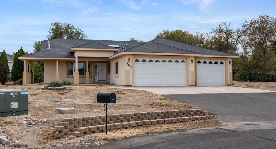 3163 Hannah Calder Court, Fernley, NV 89408 Photo