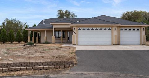 3163 Hannah Calder Court, Fernley, NV 89408 Photo