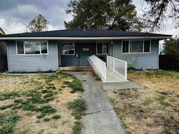 2927 E HOFFMAN St, Spokane, WA 99208