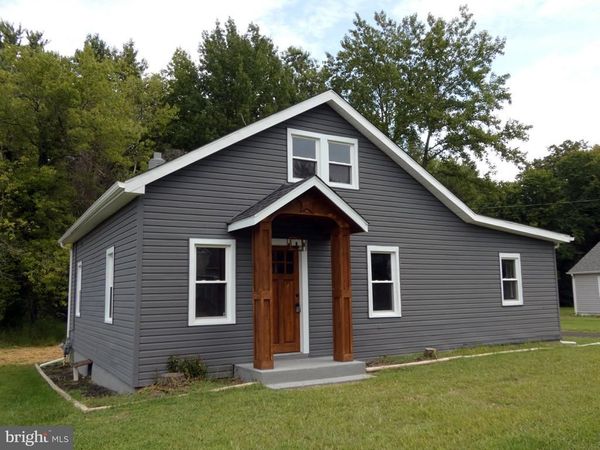 105 E DEL A VUE AVENUE, CARNEYS POINT, NJ 08069