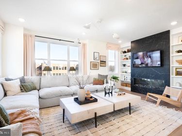 4922 CHURCHILL MEWS , ALEXANDRIA, VA 22304