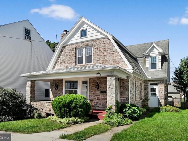 130 S WARREN STREET, ORWIGSBURG, PA 17961