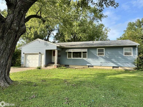707 W Tyler Avenue, Fairfield, IA 52556