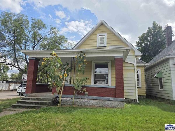 1039 8th Avenue, Terre Haute, IN 47804