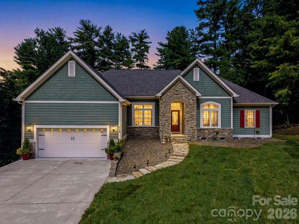 168 Willow Place Circle , Hendersonville, NC 28739