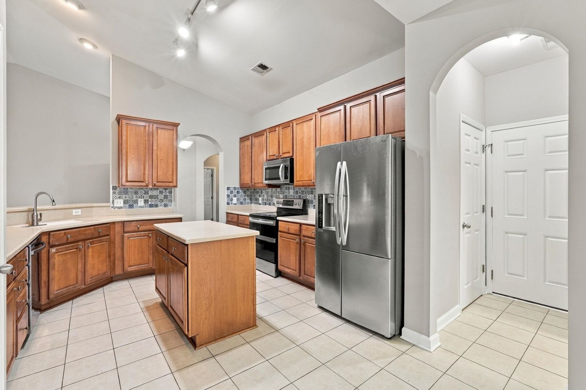 497 Vermillion Dr. Photo 17