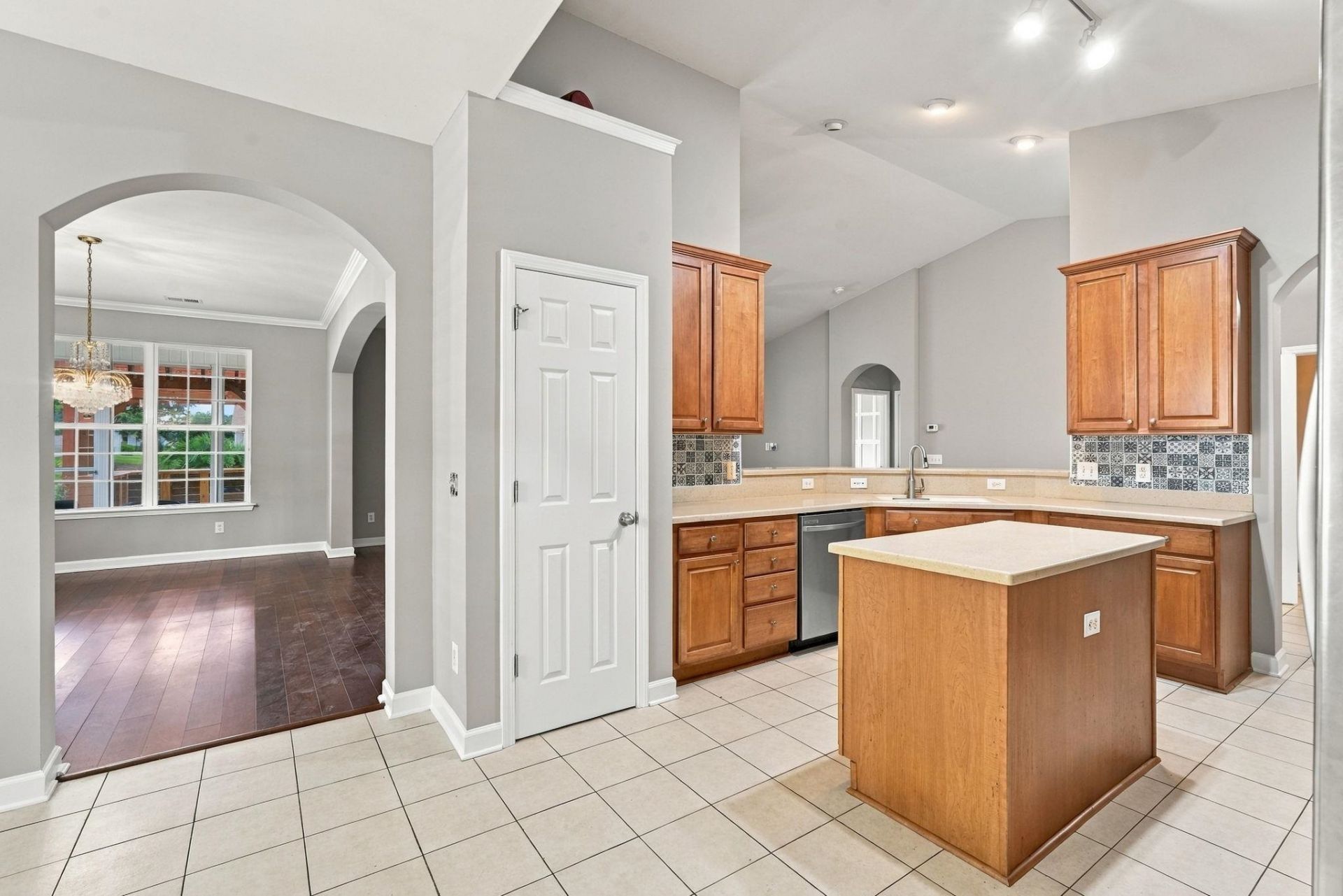 497 Vermillion Dr. Photo 18