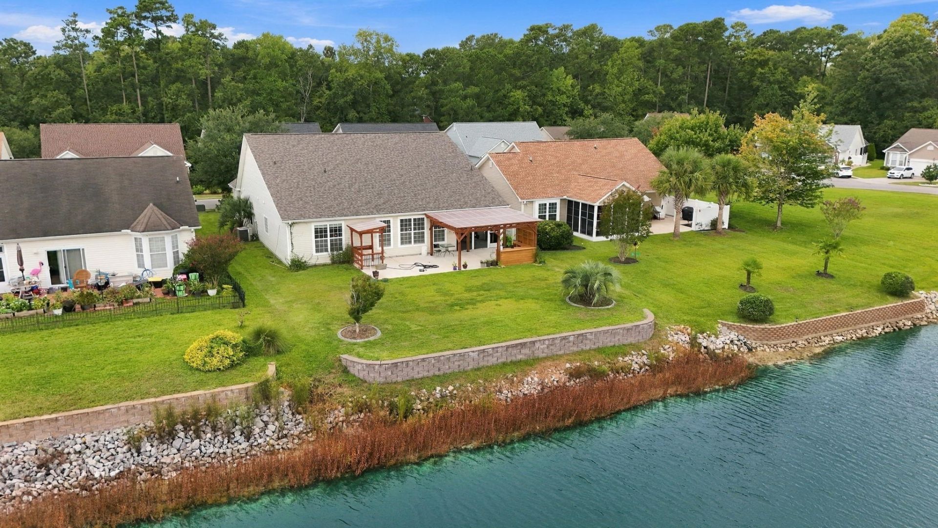 497 Vermillion Dr. Photo 4