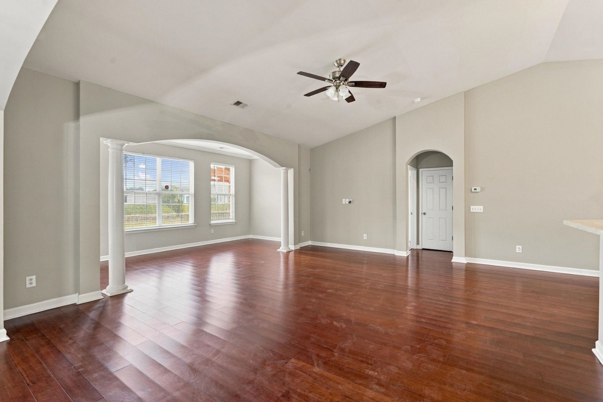497 Vermillion Dr. Photo 8