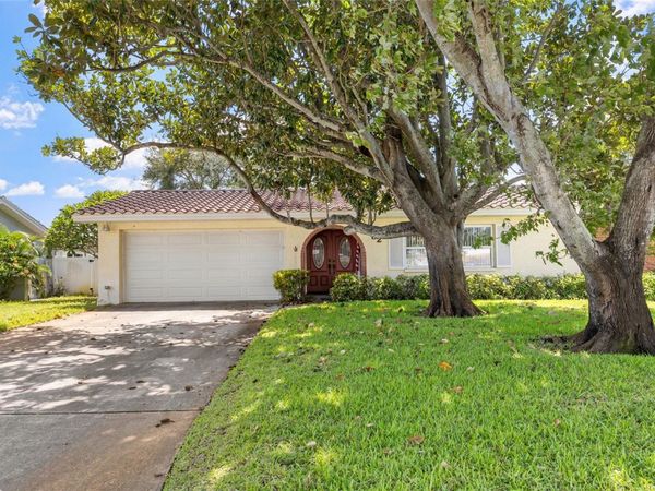 6232 43RD AVENUE N, KENNETH CITY, FL 33709