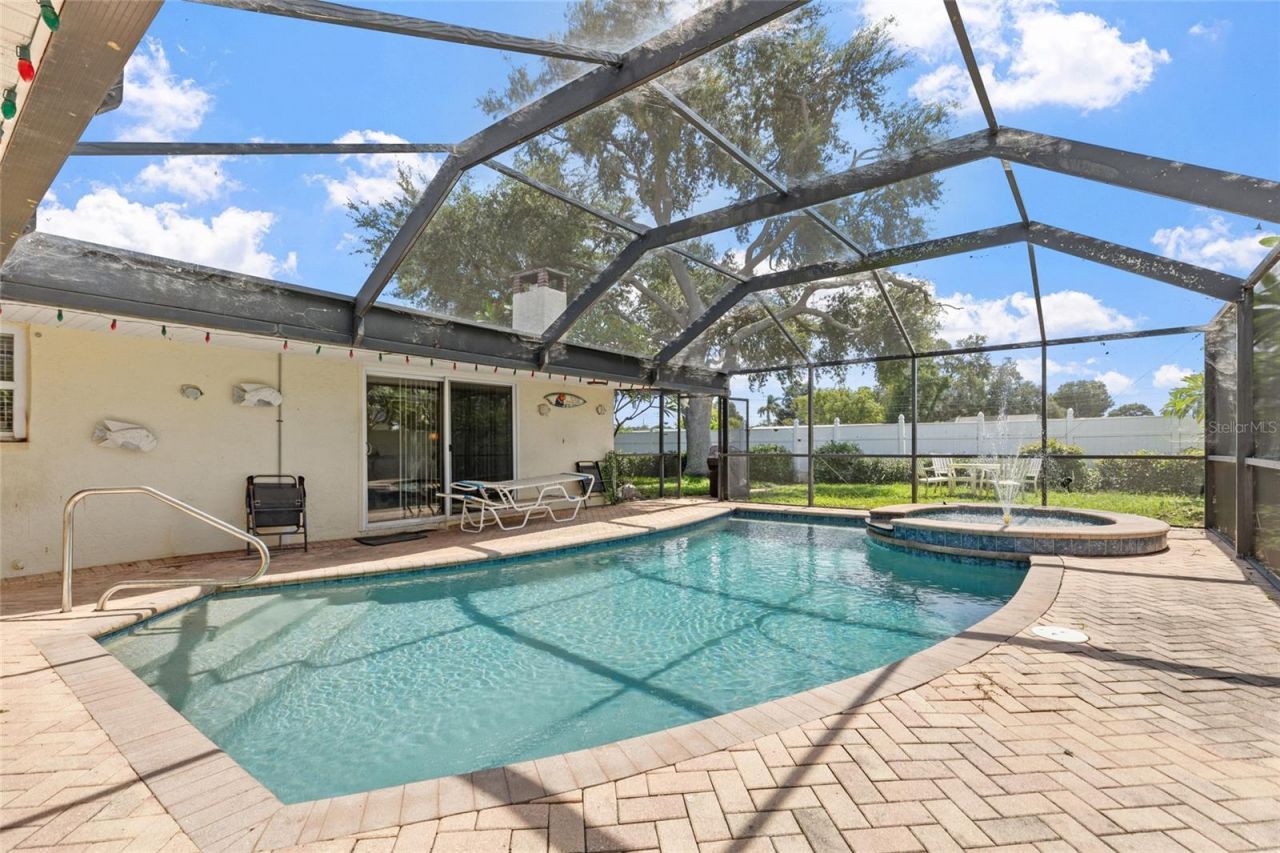 6232 43rd Avenue N, Kenneth City, FL 33709 Photo