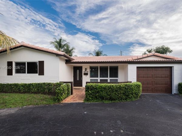 4710 W Park Rd , Hollywood, FL 33021
