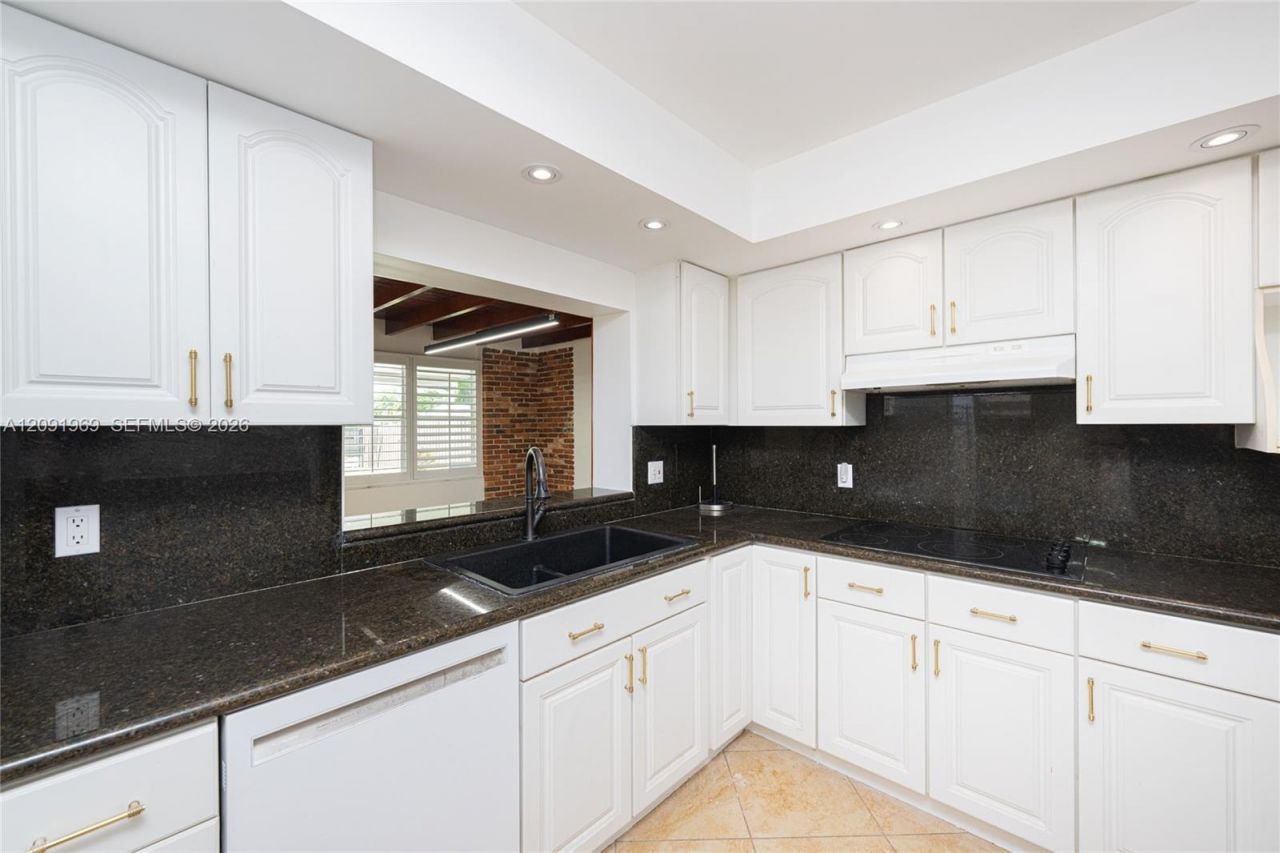 4710 W Park Rd , Hollywood, FL 33021 Photo