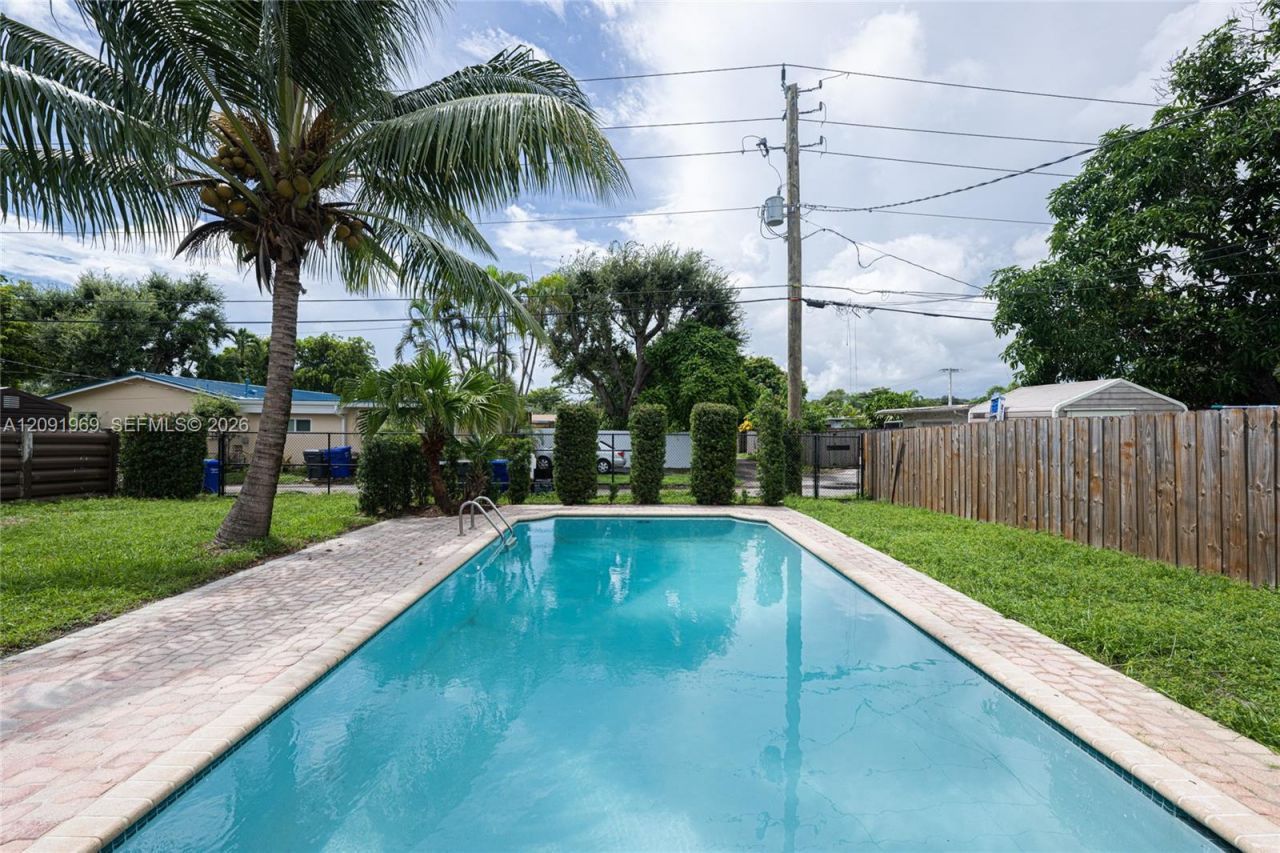 4710 W Park Rd , Hollywood, FL 33021 Photo