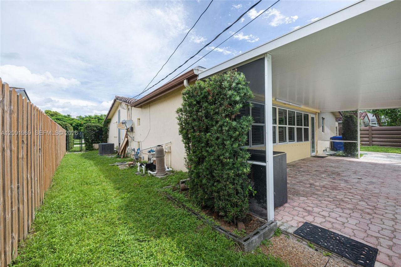 4710 W Park Rd , Hollywood, FL 33021 Photo