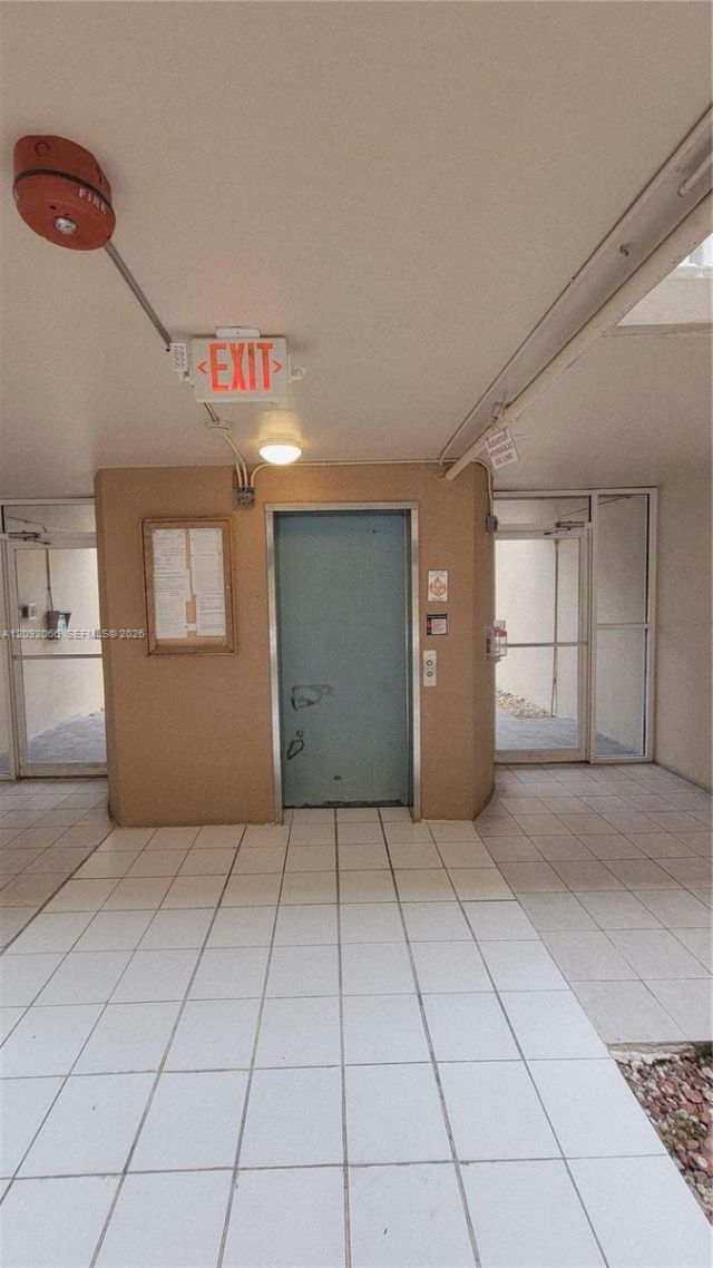 8050 NW 8th St, Unit 1407, Miami, FL 33126 Photo