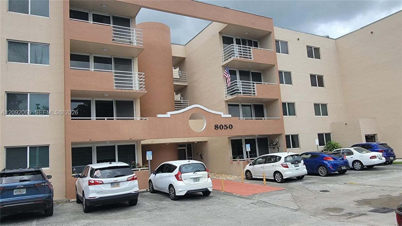 8050 NW 8th St, Unit 1407, Miami, FL 33126 Photo