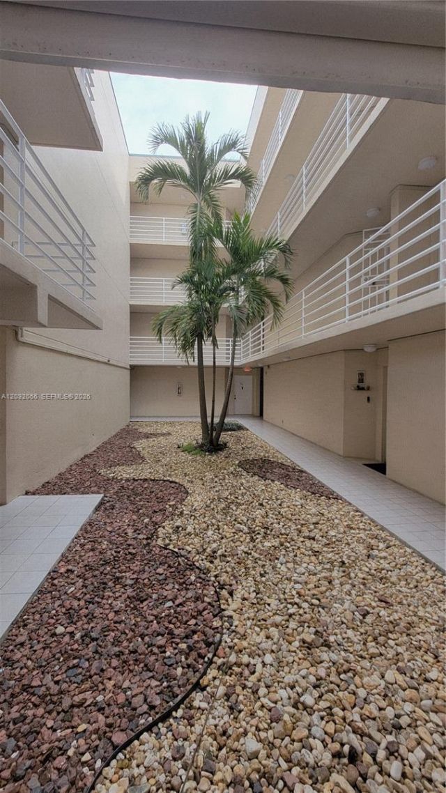 8050 NW 8th St, Unit 1407, Miami, FL 33126 Photo
