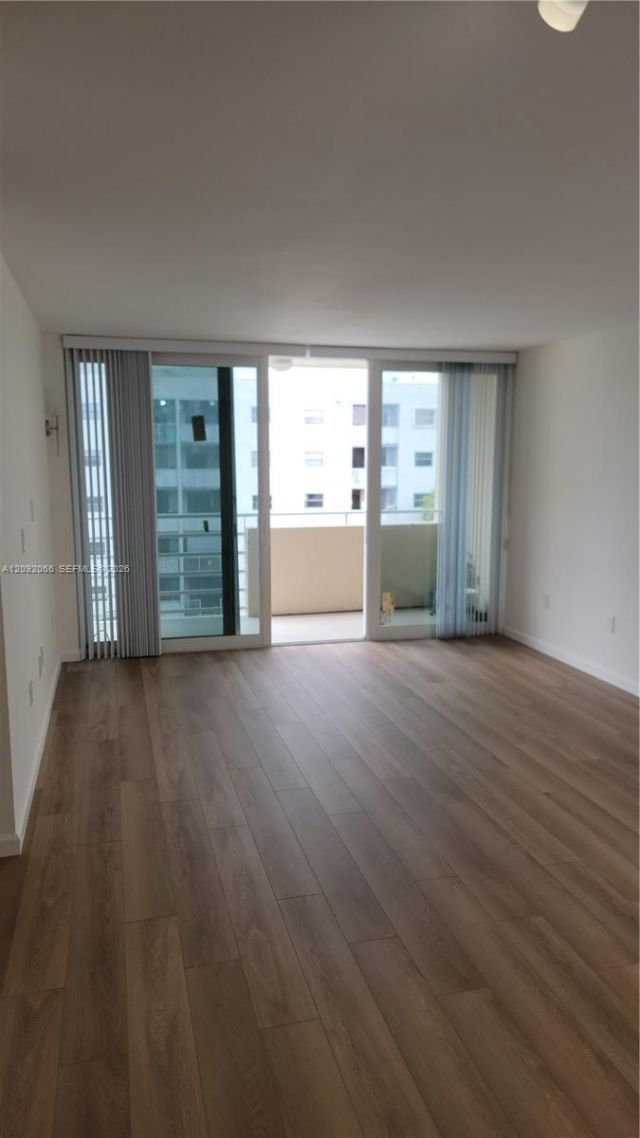 8050 NW 8th St, Unit 1407, Miami, FL 33126 Photo