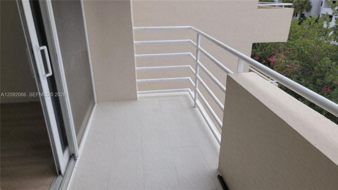 8050 NW 8th St, Unit 1407, Miami, FL 33126 Photo
