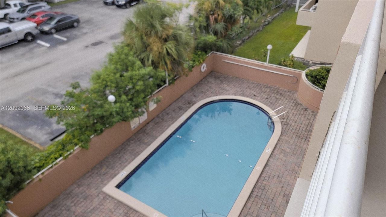 8050 NW 8th St, Unit 1407, Miami, FL 33126 Photo