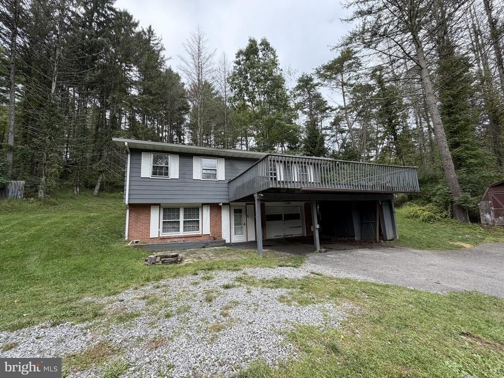 8475 RIDGEVIEW ROAD, HUNTINGDON, PA 16652