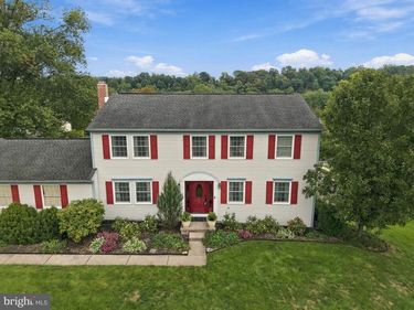 706 CARRIAGE LANE, MECHANICSBURG, PA 17050