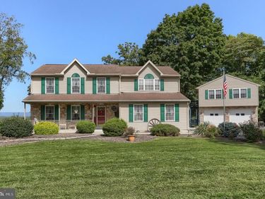 11 ORCHARD HILL ROAD, ROBESONIA, PA 19551