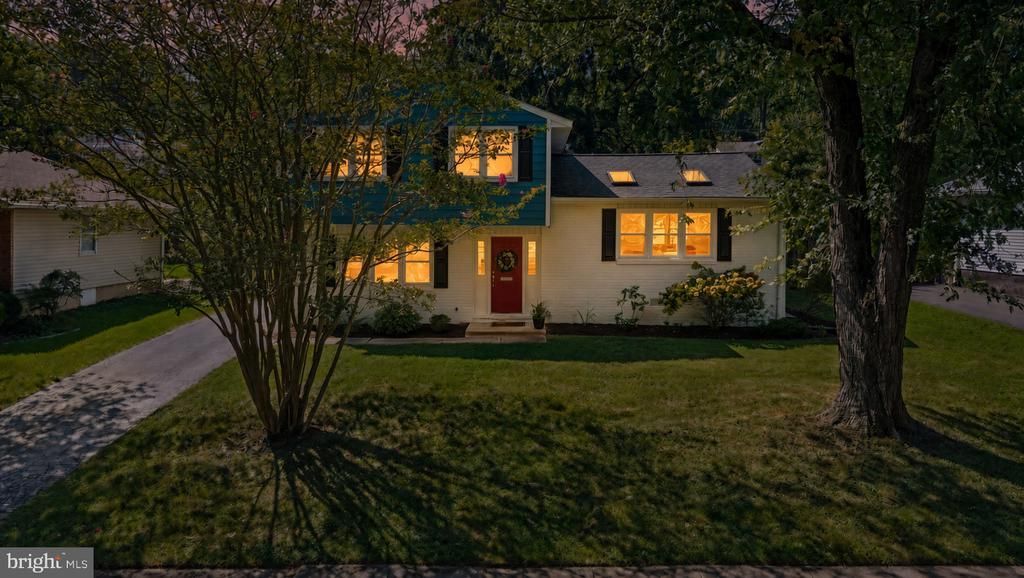 909 BEAVERBANK CIRCLE , TOWSON, MD 21286