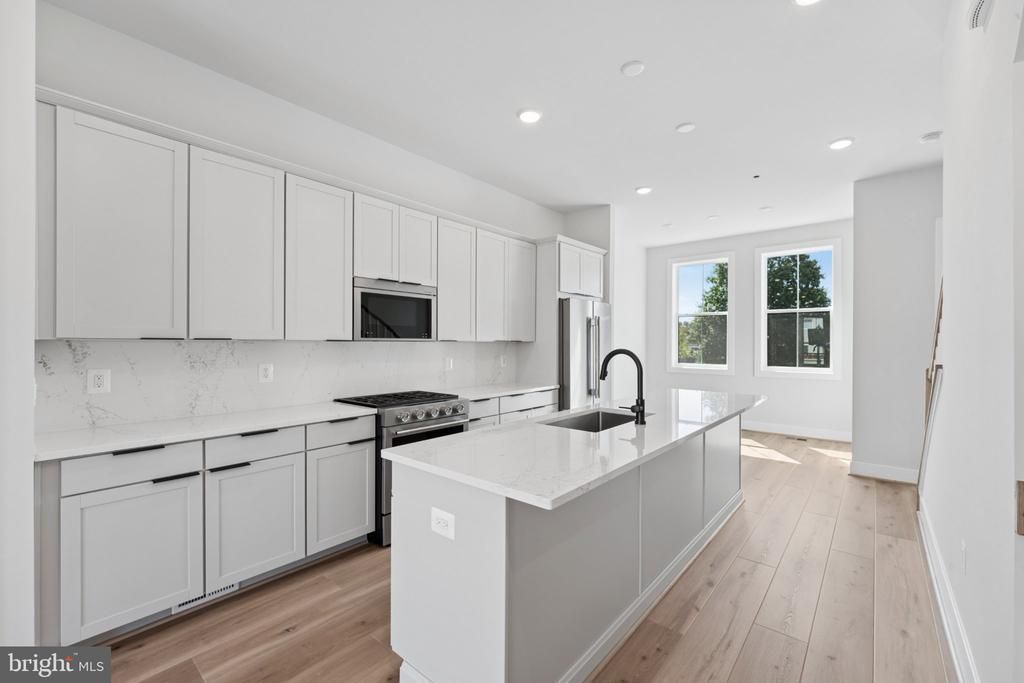 5965 JOSIAH HENSON PARKWAY , NORTH BETHESDA, MD 20852