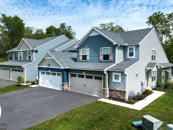7422 RED OAK COURT , HARRISBURG, PA 17112