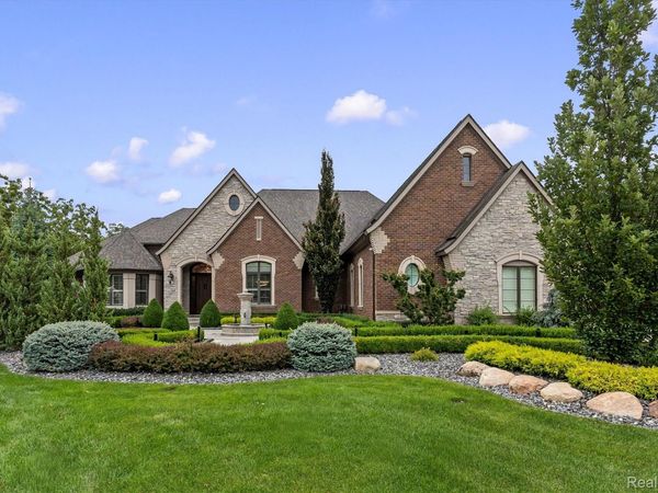 2475 Creekside Court , Oakland Township, Mi 48306