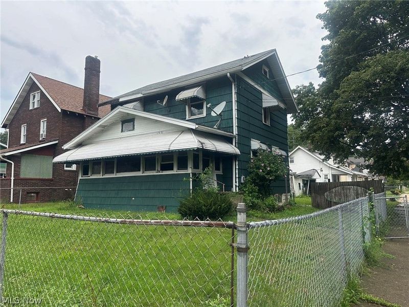 971 Lovers Lane, Akron, OH 44306 Photo 2