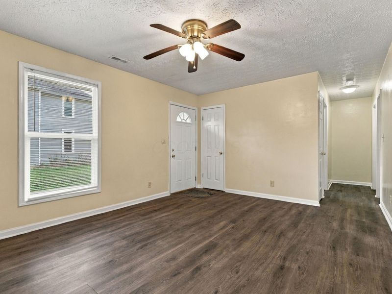 641 Siebert Street , Columbus, OH 43206 Photo 6